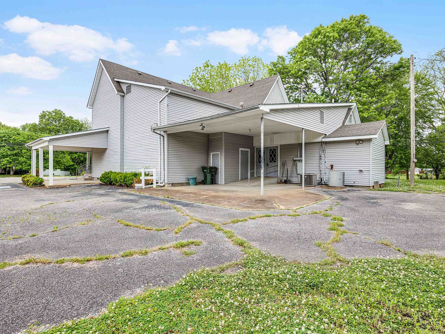 5842 Main St, Trezevant, TN 38258 MLS 242803 Zillow