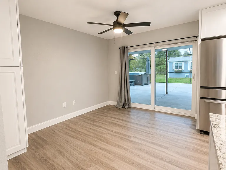 531 Lakemont Ave NW — Photo 11
