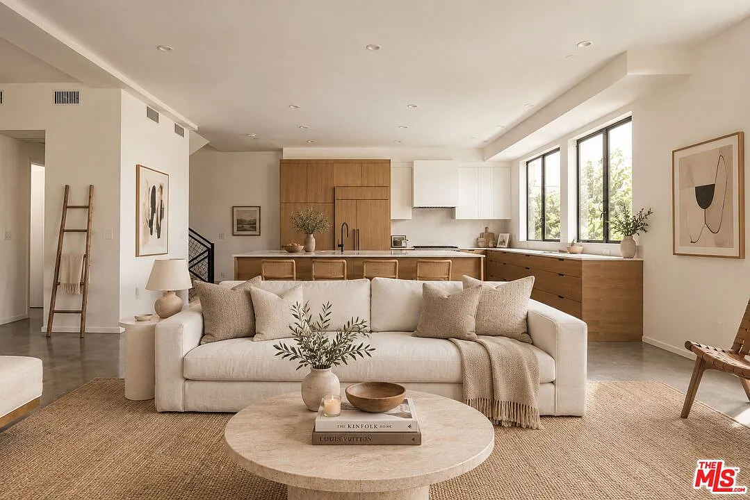 2 bed, 2.5 bath, 2112 sqft, $9,850 — Photo 3