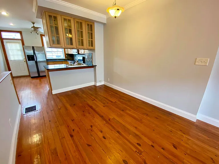 106 S Bouldin St — Photo 8