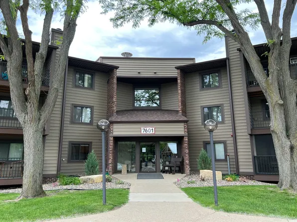 7601 101st St W #106, Bloomington, MN 55438