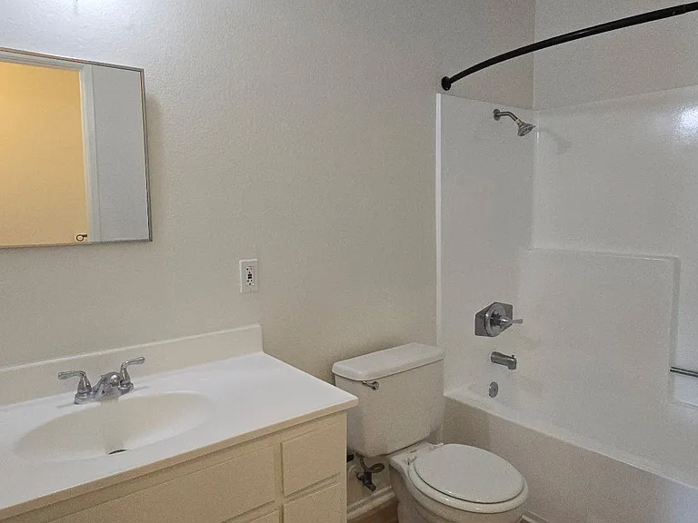 5906 Challen Ave #14 — Photo 6