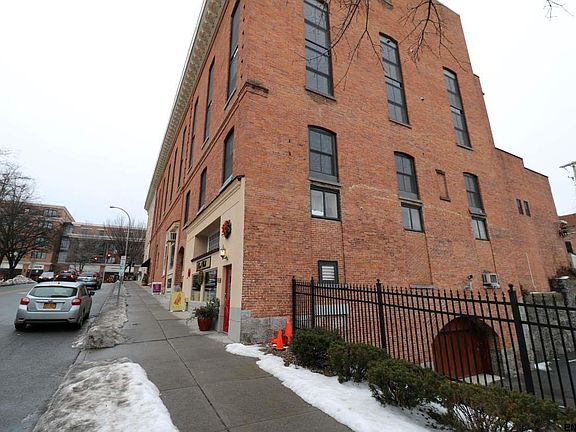 2nd image of 323 Broadway