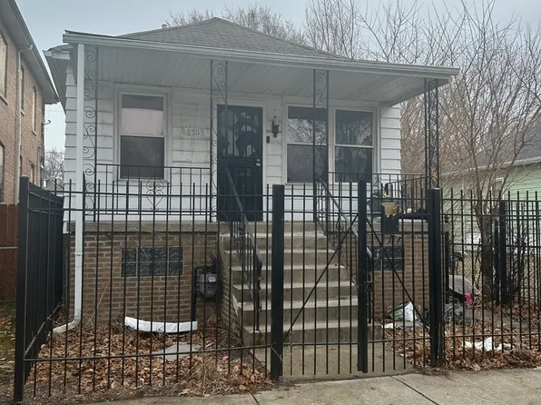 8211 S Saginaw Ave, Chicago, IL 60617