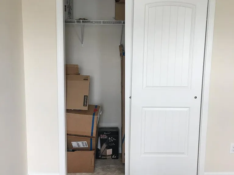 8044 Remington Heights Dr — Photo 15
