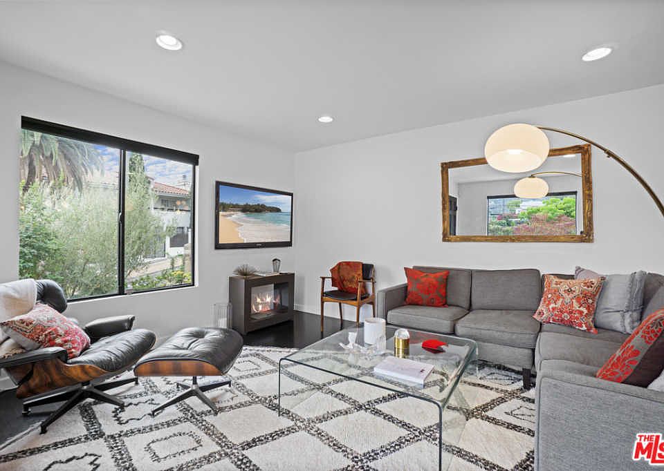 1st image of 4353 Clayton Ave #1