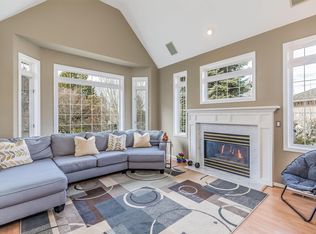 18203 NW Montreux Dr, Issaquah, WA 98027