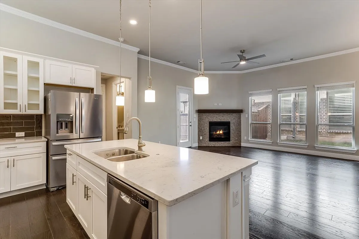 4 bed, 3.5 bath, 3133 sqft, $4,395 — Photo 3