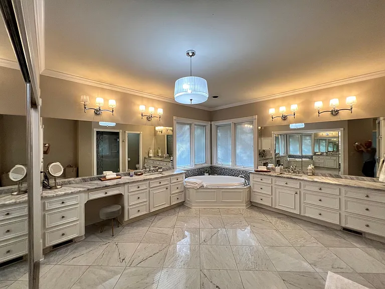 Spacious Master Bath