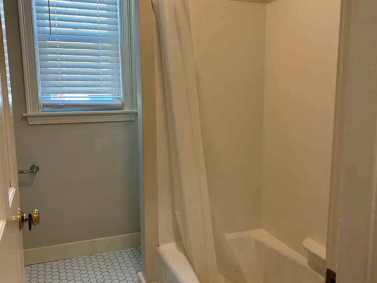 9 Arbor St #3 — Photo 4