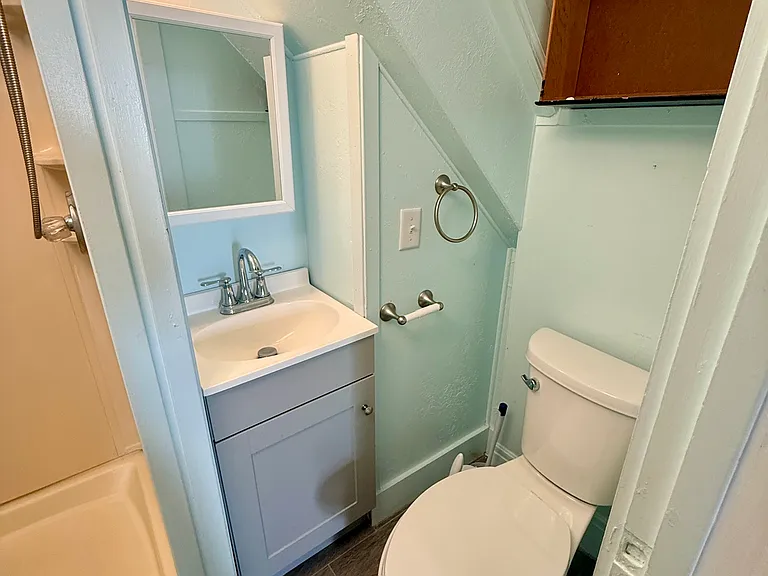 115 Flower Ave W #1 — Photo 13