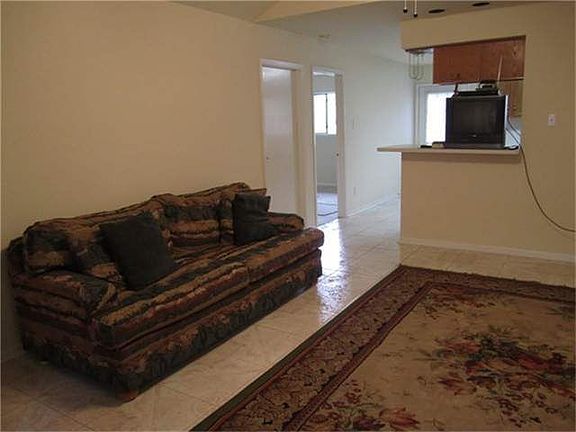 4th image of 7401 W Lambuth Ln