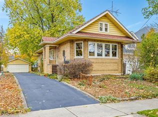 320 Cottage Ave, Glen Ellyn, IL 60137