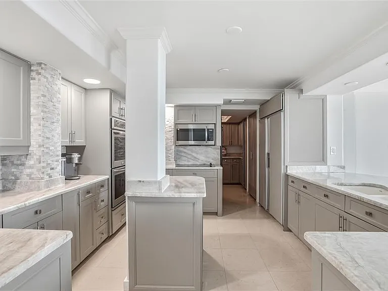 5700 Mariner St #702 — Photo 13