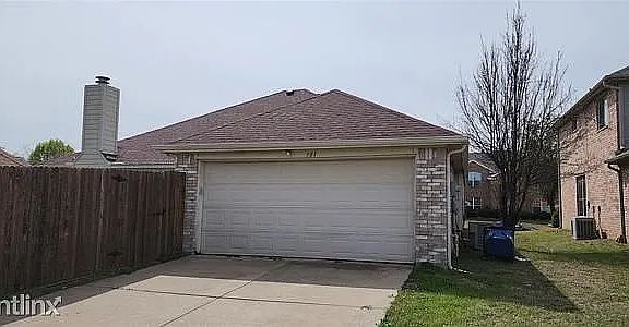 4th image of 301 Rain Tree Dr