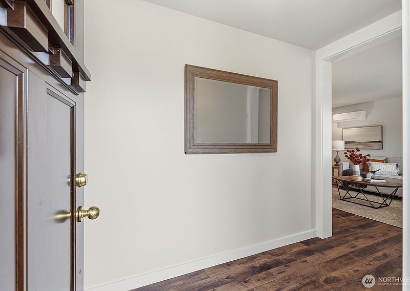 2nd image of 31821 W Rutherford Street