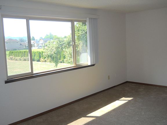 3rd image of 5907 158th Avenue Ct E APT B