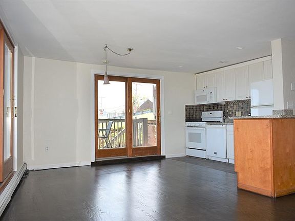3rd image of 284 Endicott Ave Unit 4
