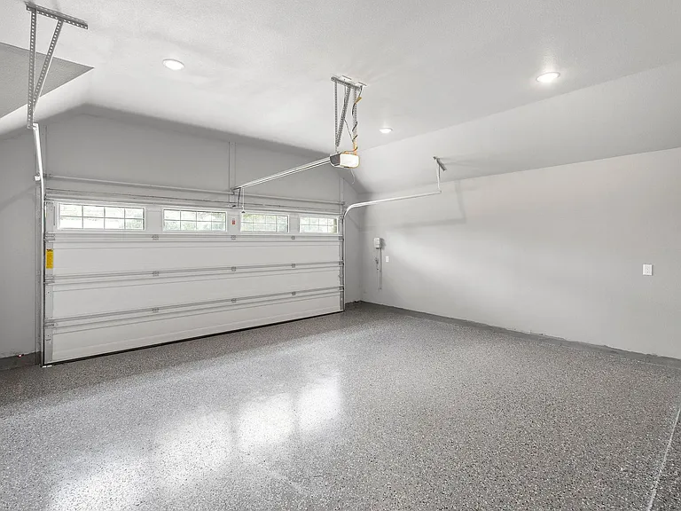 203 E Salty St — Photo 1