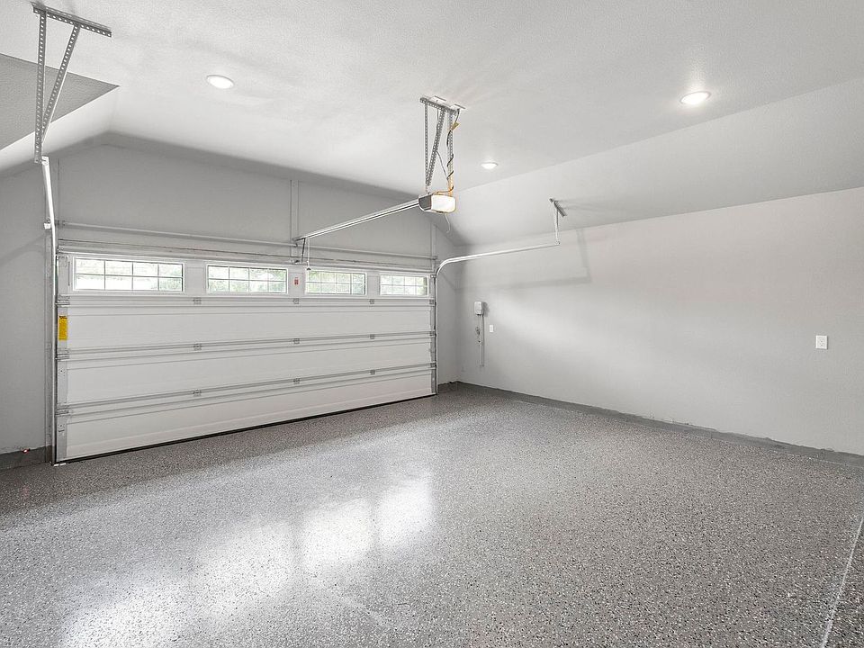 1st image of 203 E Salty St