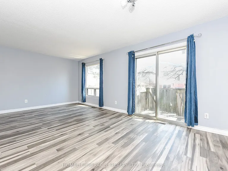 72 Carleton Pl #72 — Photo 35