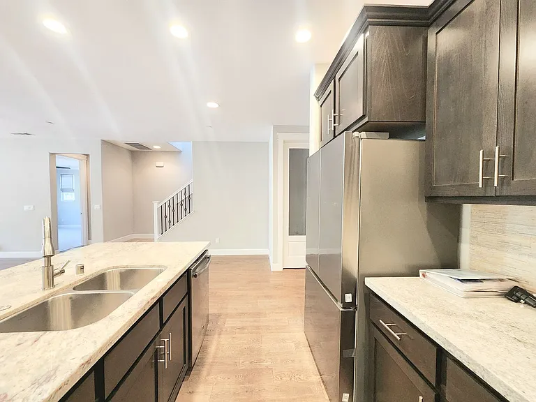 1655 Claremont Dr — Photo 30