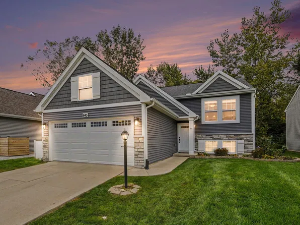 645 S Cygnet Lake Dr, Benton Harbor, MI 49022