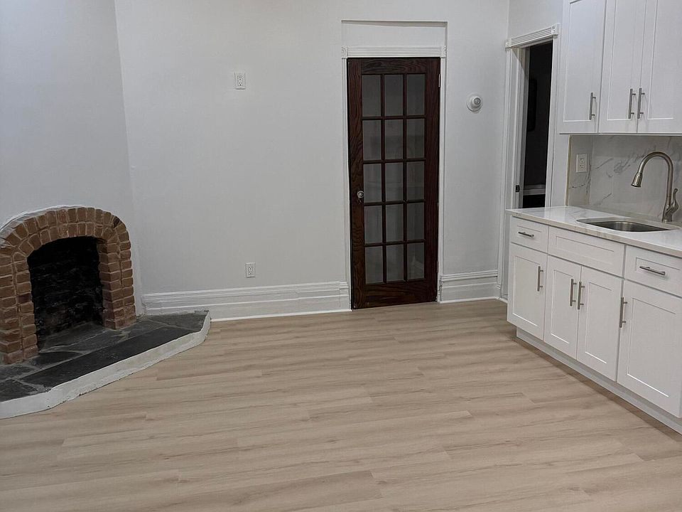 2nd image of 248 Rose Ave #3