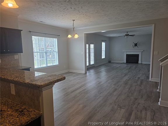 5th image of 302 Cornhill Rd