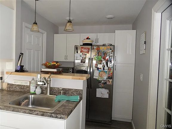4th image of 17 Balsam Cres