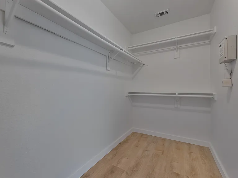 8022 Genesis Dr — Photo 4