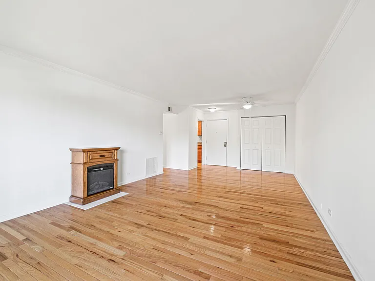The Promenade Apartments — Photo 6