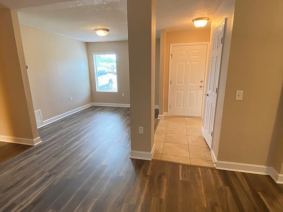 4th image of 87 Skystone Ct