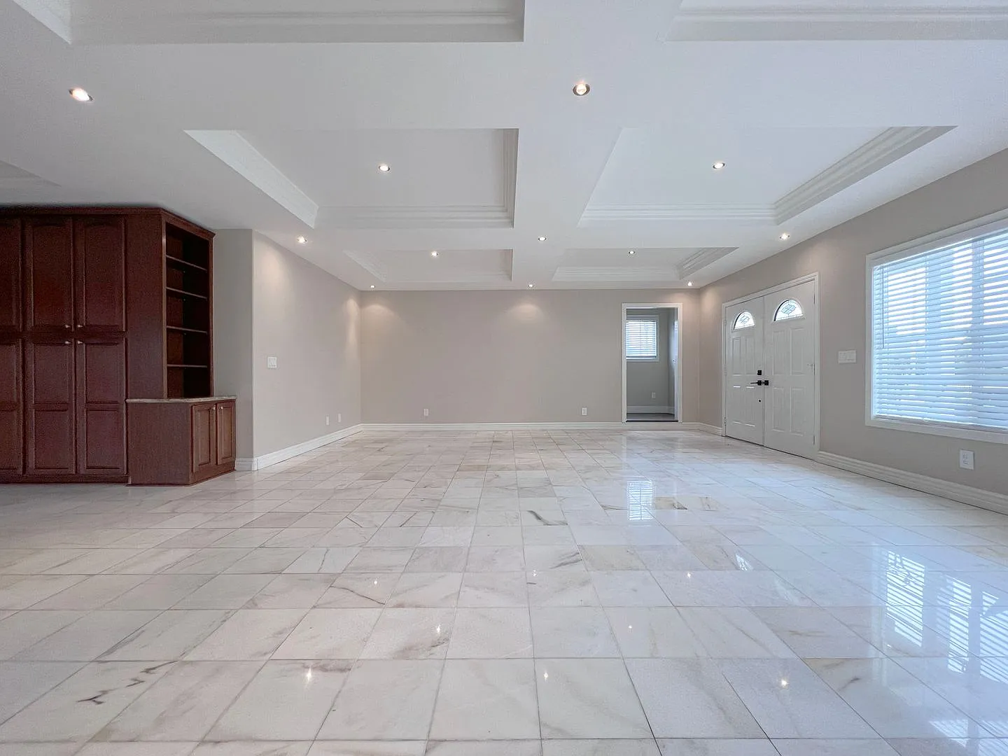 NEW AC - Bright & Spacious Single-Family Home with Pool — Photo 3