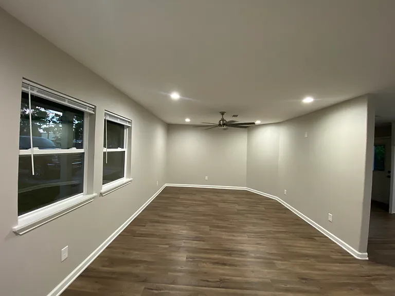 812 Pin Money St — Photo 2