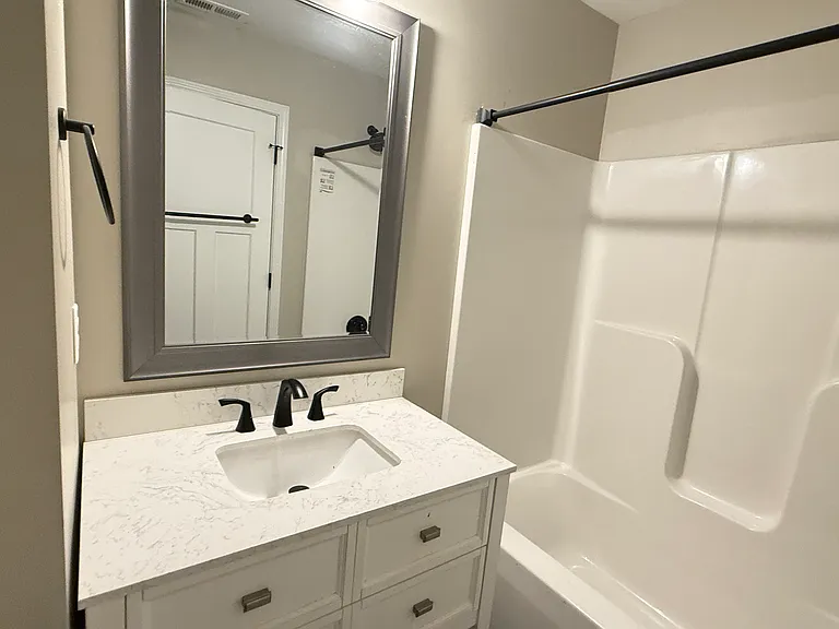 3011 W Elm St — Photo 12