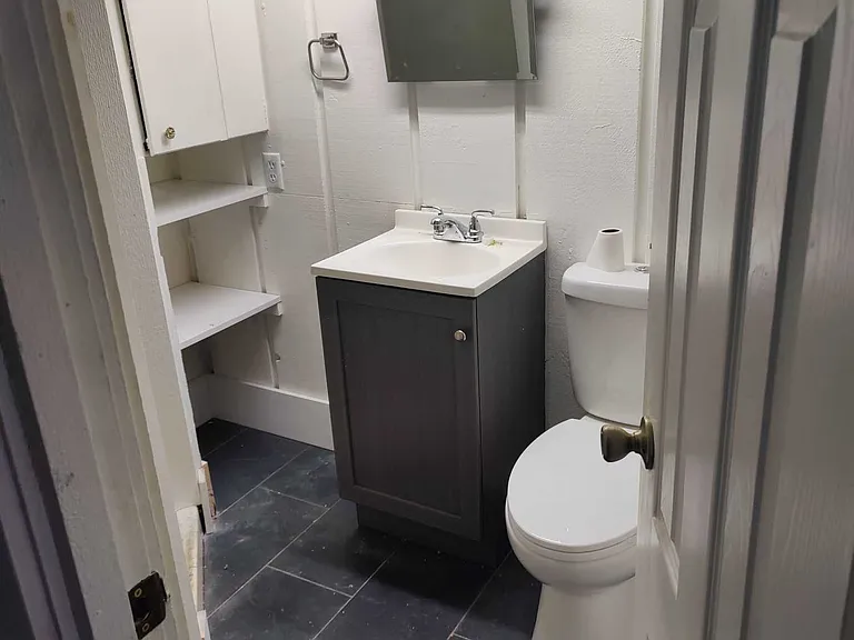 802 S Jackson Blvd — Photo 12