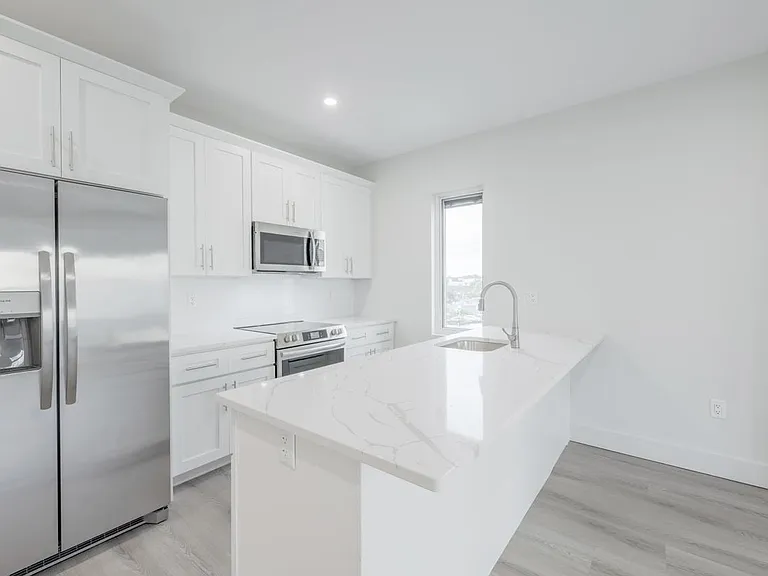 34 Knight St #106 — Photo 2