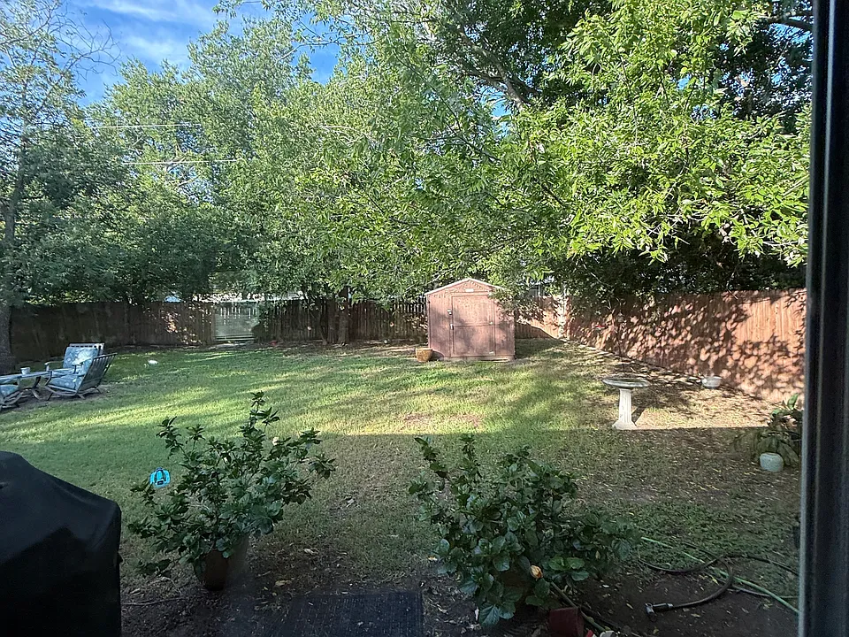 6 Hillcrest Dr