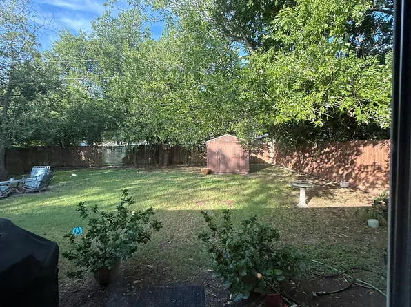 6 Hillcrest Dr, Lampasas, TX 76550