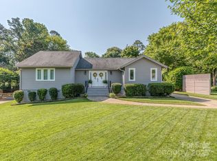 214 Wilcrest Dr, Matthews, NC 28105