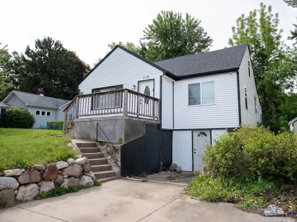 214 E Oakside St, South Bend, IN 46614