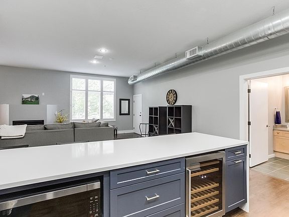 4th image of 190 N Roslyn St Suite 1305