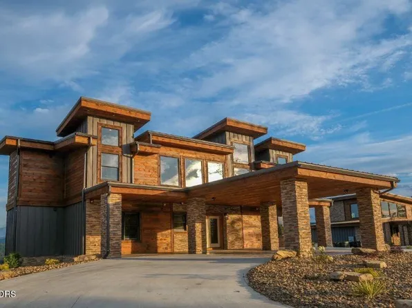 2328 Mimosa Dr, Sevierville, TN 37862