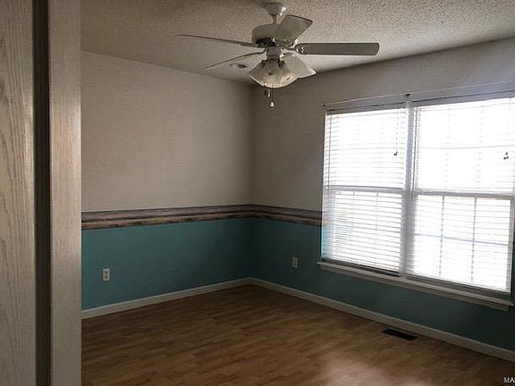 3rd image of 738 Camelot Estates Dr