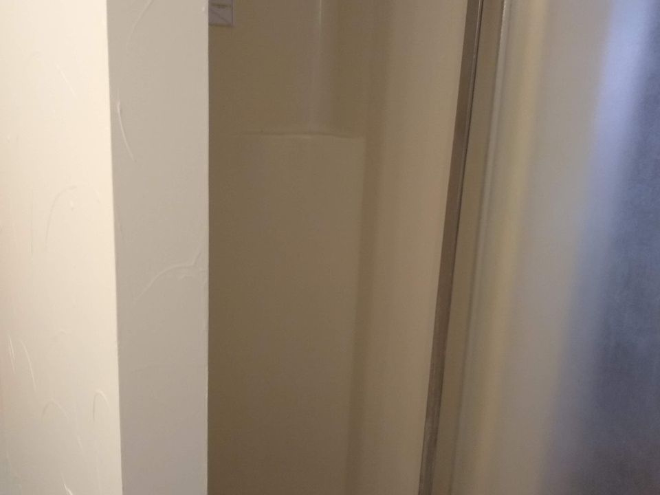 separate shower stall and bathtub in master bedroom