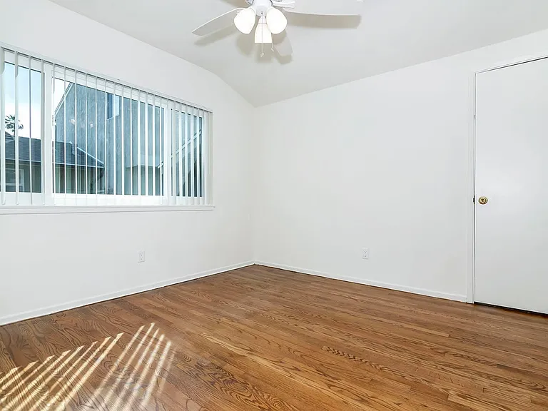 2171 Fairfield St — Photo 16