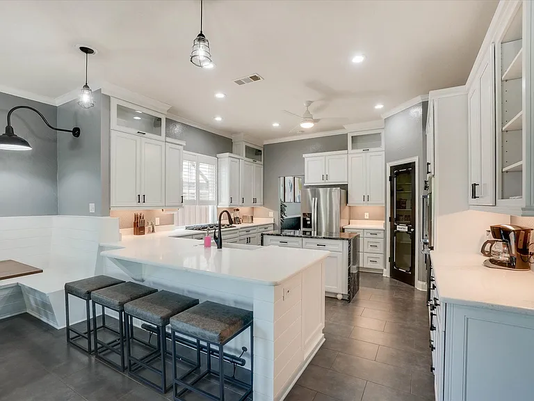2305 Clearview Ct — Photo 7
