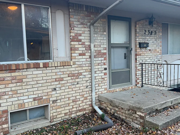 2385 S Erie Ave — Photo 1