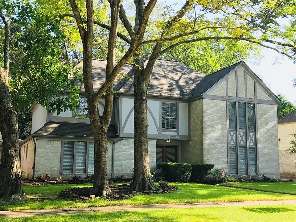 1st image of 15711 Heatherdale Dr
